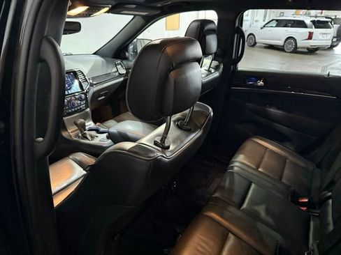 Used 2019 Jeep Grand Cherokee Overland AWD/4WD image 27