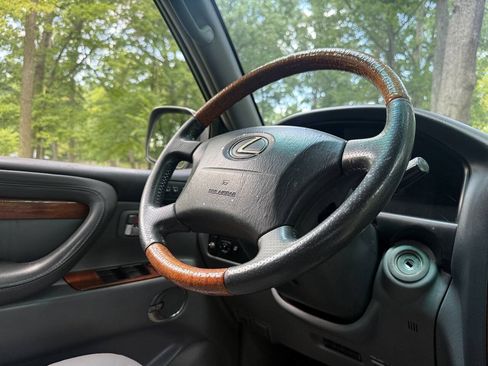 Used 2002 Lexus LX 470 4WD image 40