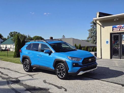 Used 2019 Toyota RAV4 Adventure AWD/4WD image 2