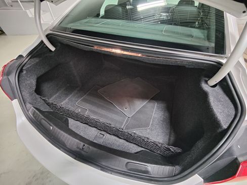 Used 2018 Chevrolet Impala Premier FWD image 8