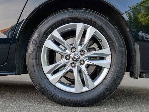 Used 2023 Toyota Sienna Limited AWD/4WD image 12