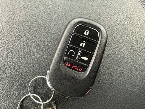 Used 2025 Honda Pilot EX-L image 45