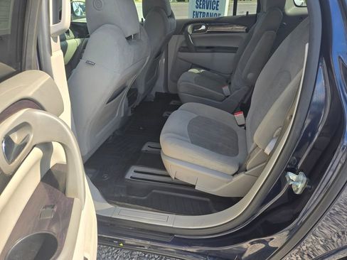 Used 2017 Buick Enclave Convenience FWD image 8