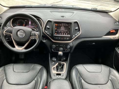 Used 2015 Jeep Cherokee Limited w/ Luxury Group AWD/4WD image 17