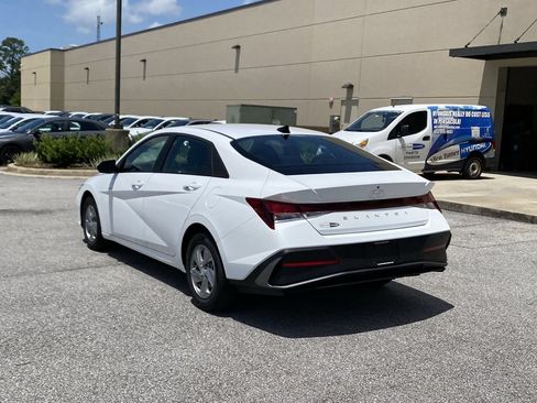New 2026 Hyundai Elantra SE FWD image 6