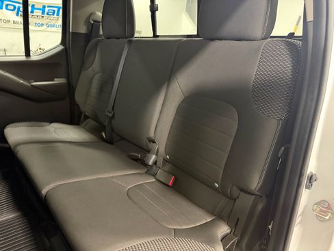 Used 2019 Nissan Frontier PRO-4X image 26