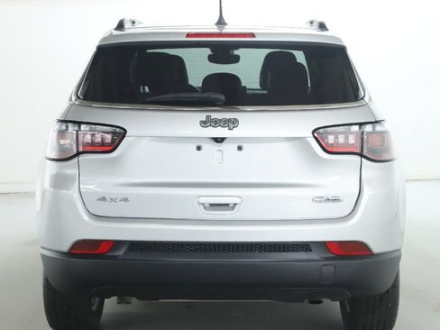 Used 2024 Jeep Compass Latitude AWD/4WD image 40