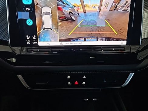 New 2026 Volkswagen Atlas Cross Sport SEL Premium R-Line image 32