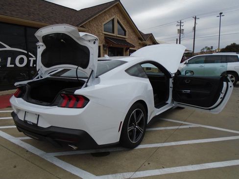 Used 2024 Ford Mustang Coupe image 22