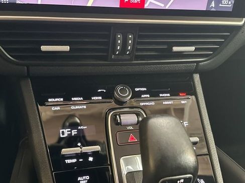 Used 2019 Porsche Cayenne AWD/4WD image 25