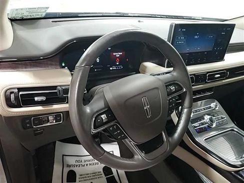 Used 2023 Lincoln Nautilus Reserve FWD image 7