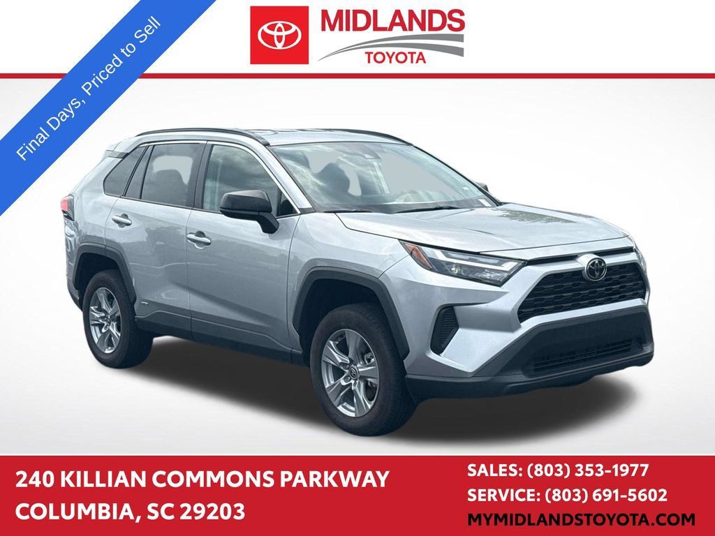 Used 2025 Toyota RAV4 LE AWD/4WD image 1
