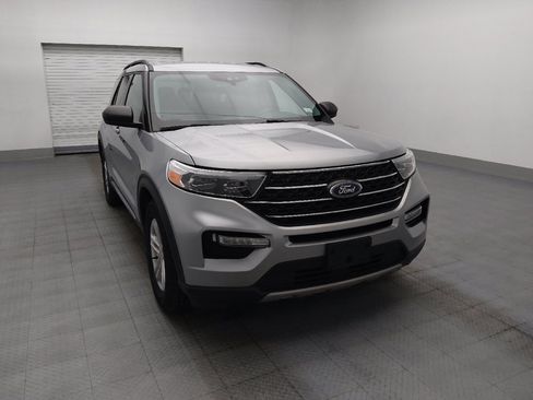 Used 2024 Ford Explorer XLT w/ Equipment Group 202A RWD image 14