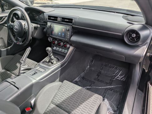 Used 2023 Toyota GR86 w/ ALL Weather Mat Package (TMS) RWD image 30