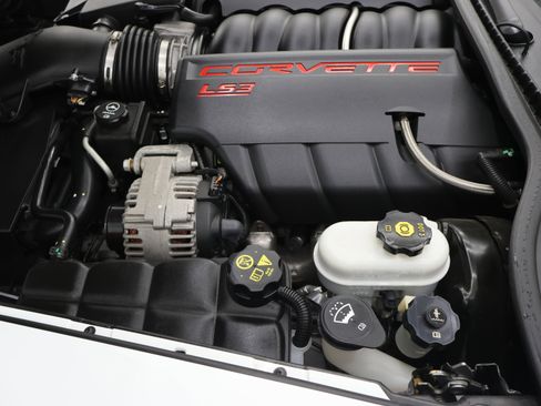 Used 2013 Chevrolet Corvette Grand Sport w/ 4LT Preferred Equipment Group RWD image 15