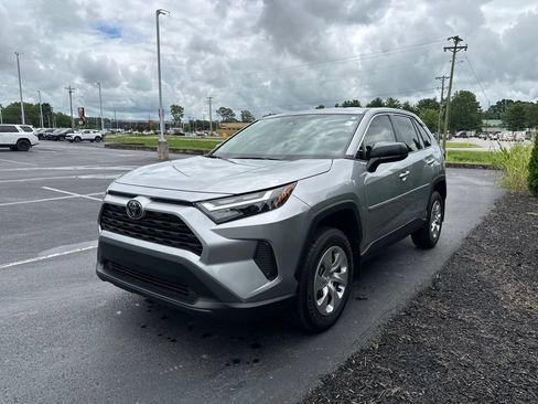 Used 2023 Toyota RAV4 LE FWD image 4