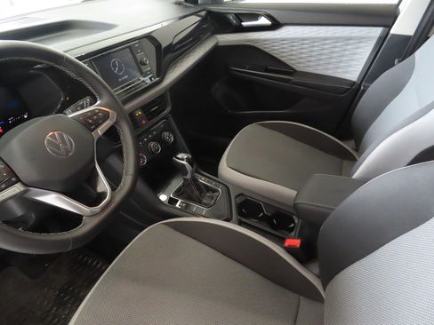 Used 2024 Volkswagen Taos S w/ MDO Package FWD image 21