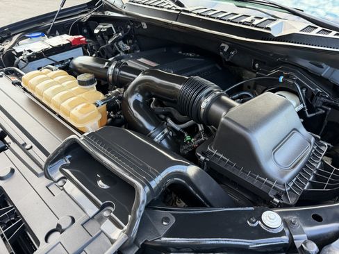 Used 2018 Ford F150 Raptor w/ Equipment Group 802A Luxury AWD/4WD image 28