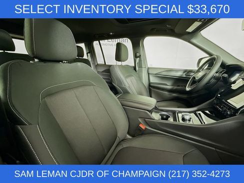 New 2025 Jeep Grand Cherokee Laredo X w/ Luxury Tech Group I AWD/4WD image 28