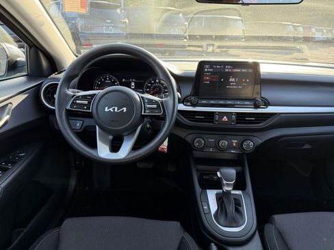 Used 2023 Kia Forte LXS image 8