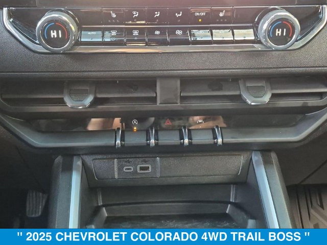 Used 2025 Chevrolet Colorado Trail Boss AWD/4WD image 26