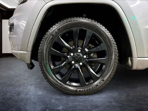 Used 2019 Jeep Grand Cherokee Altitude image 34