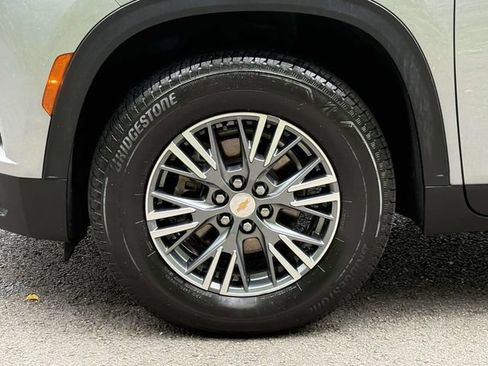 Certified 2025 Chevrolet Traverse LT AWD/4WD image 8