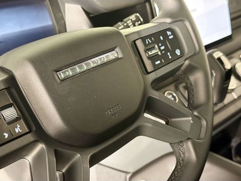 Used 2025 Land Rover Defender 110 X-Dynamic SE image 19