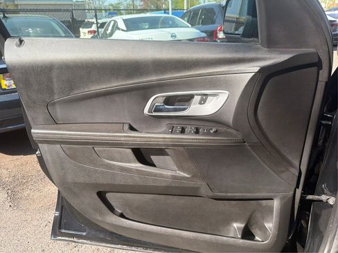 Used 2017 Chevrolet Equinox LT w/ Convenience Package FWD image 21