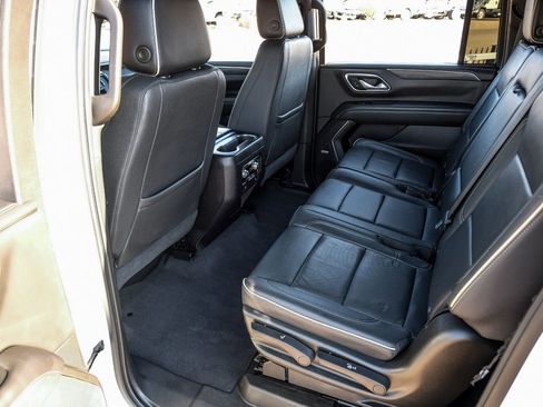 Used 2021 GMC Yukon XL SLT image 40