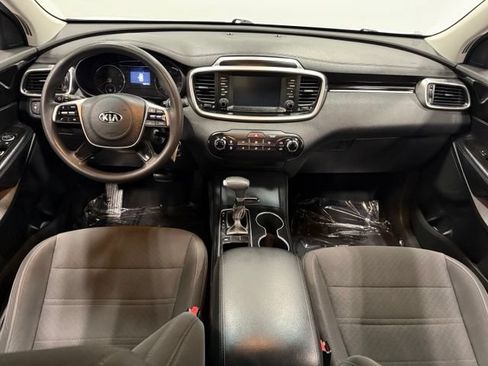 Used 2020 Kia Sorento FWD V6 image 32