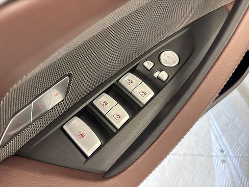 Used 2026 BMW 430i xDrive Convertible w/ M Sport Package image 11