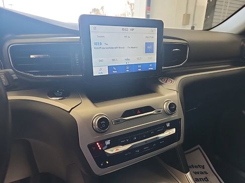 Certified 2021 Ford Explorer XLT w/ Equipment Group 202A image 5