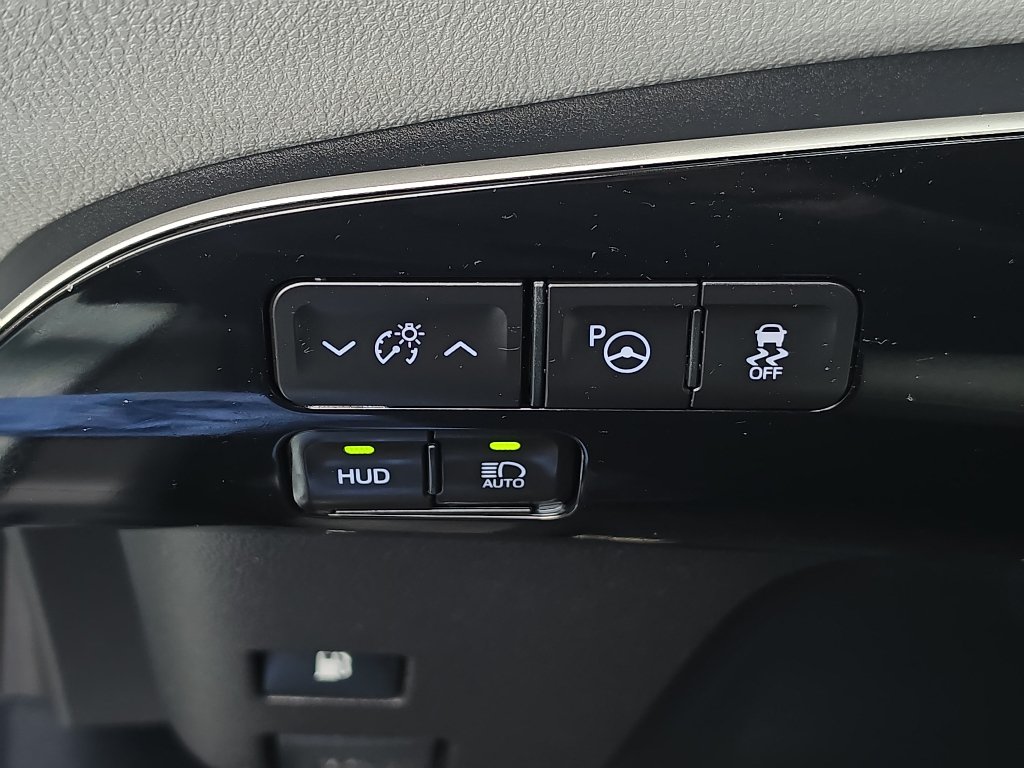 Used 2020 Toyota Prius XLE w/ Advanced Technology Package AWD/4WD image 26
