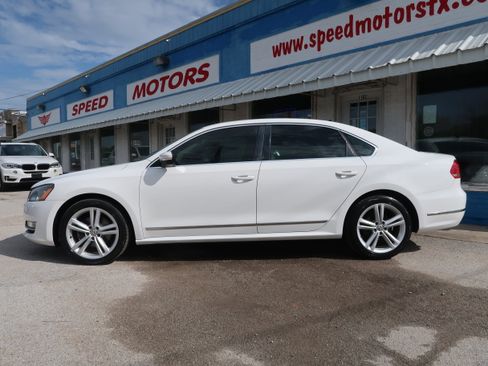 Used 2014 Volkswagen Passat TDI SE image 3