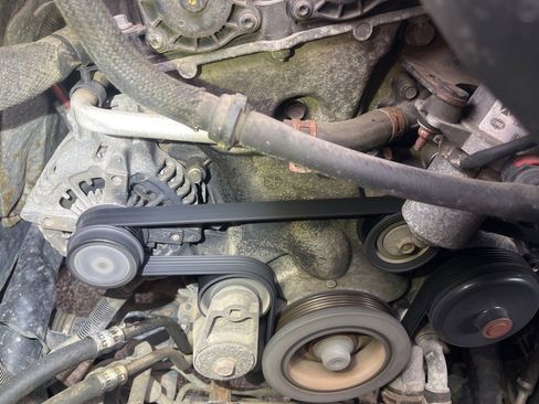 Used 2014 Jeep Grand Cherokee Limited image 16