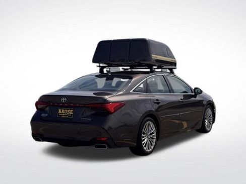 Used 2019 Toyota Avalon Limited w/ Advanced Safety Package FWD image 3