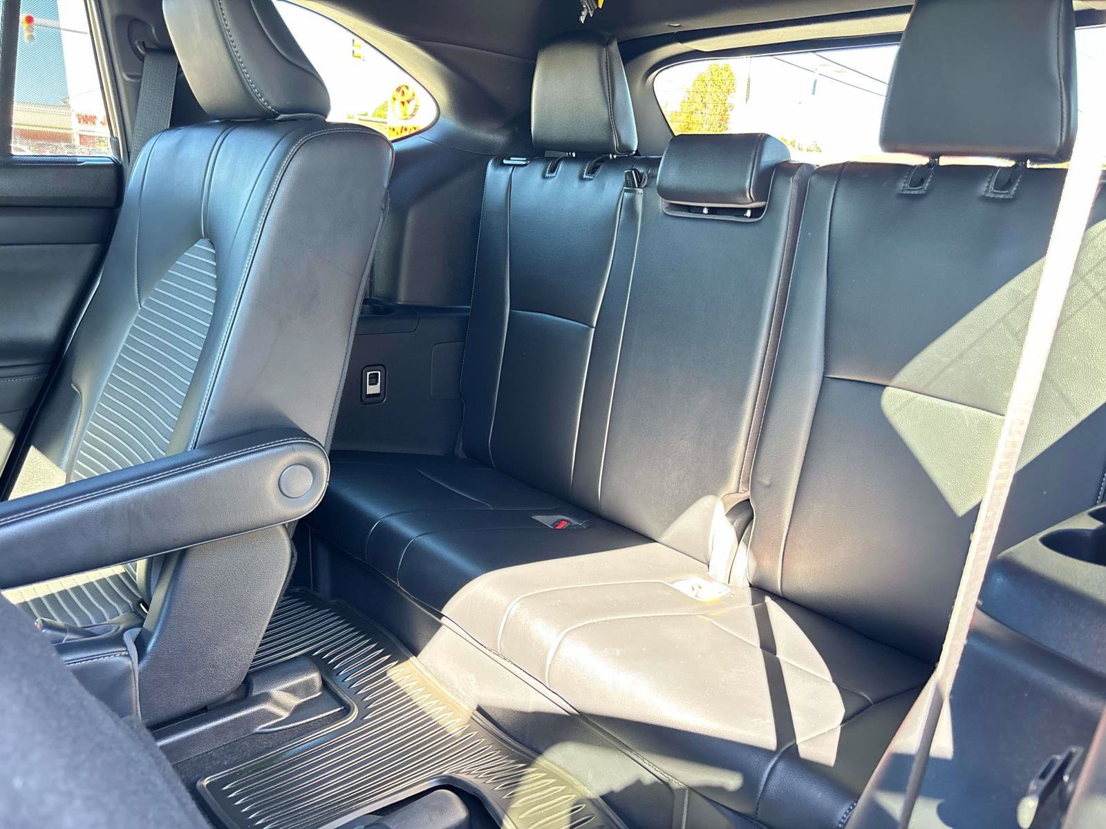 Used 2023 Toyota Highlander XSE AWD/4WD image 10