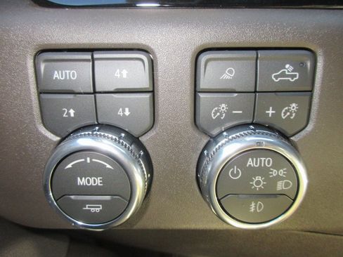 New 2026 GMC Sierra 1500 SLT w/ SLT Premium Plus Package image 17