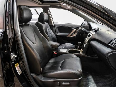 Used 2010 Toyota Camry SE FWD image 36
