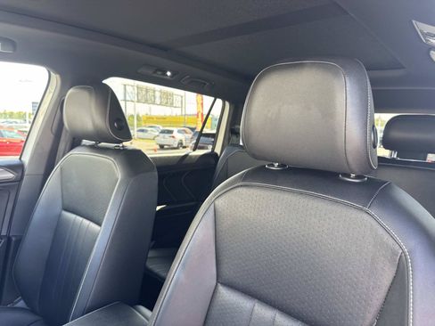 Certified 2023 Volkswagen Tiguan SE R-Line FWD image 25