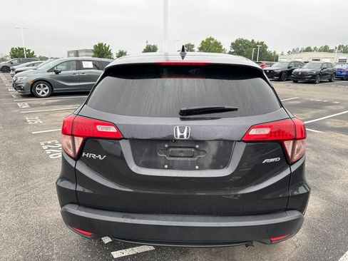 Used 2018 Honda HR-V EX image 10