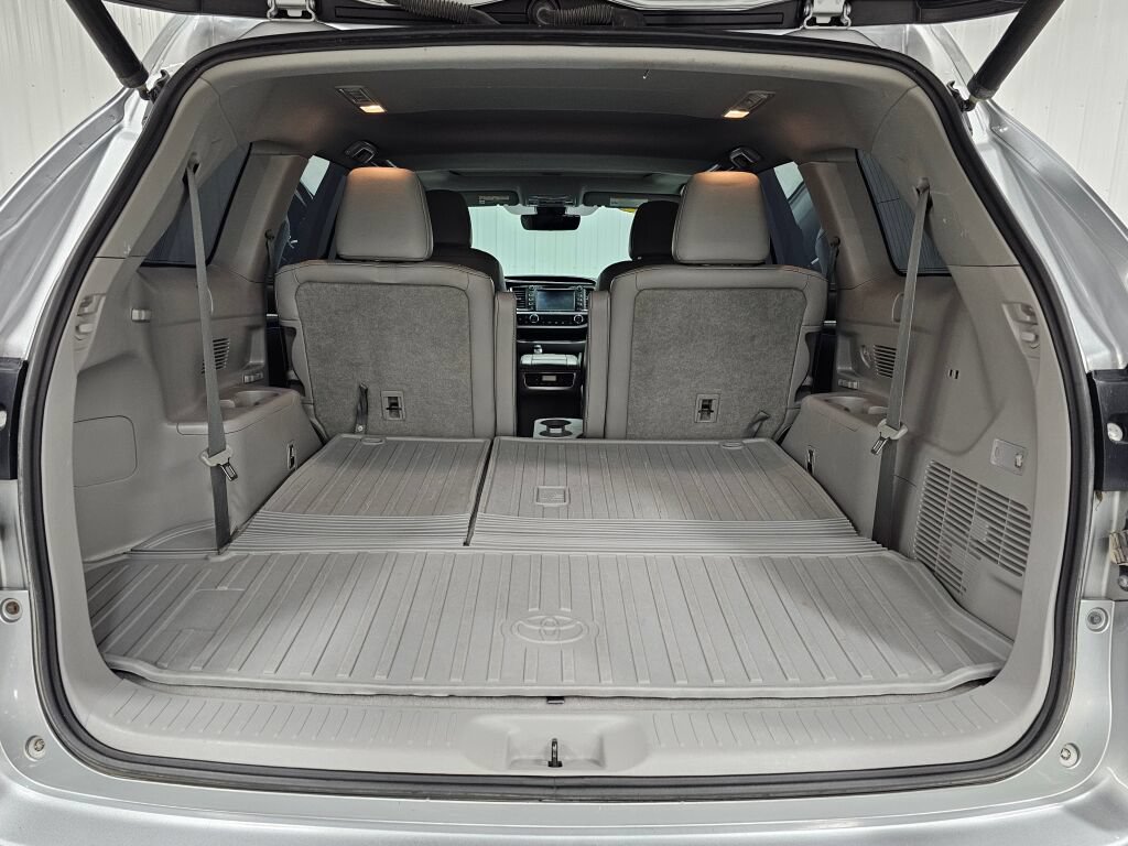 Used 2018 Toyota Highlander Limited AWD/4WD image 17