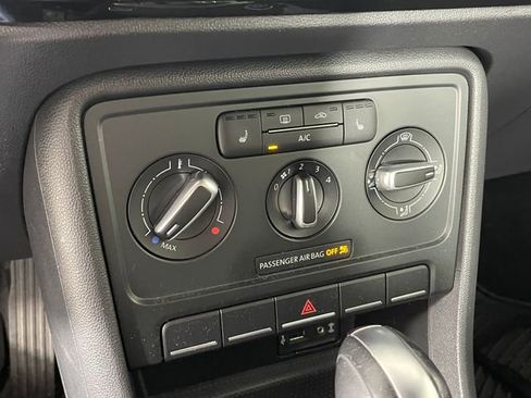 Used 2018 Volkswagen Beetle 2.0T S FWD image 9