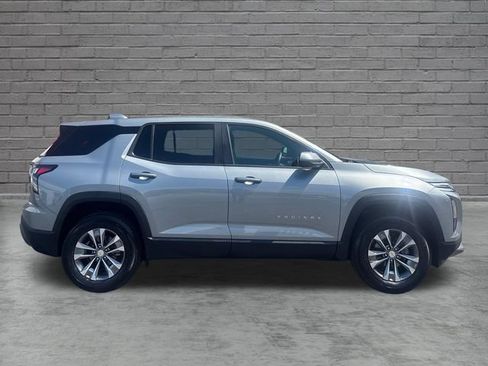 Used 2026 Chevrolet Equinox LT AWD/4WD image 8