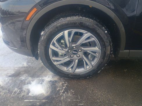 Used 2025 Lincoln Corsair AWD image 4