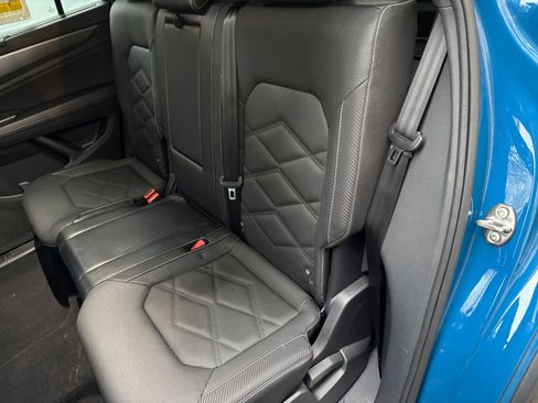 Used 2025 Volkswagen Atlas Cross Sport SE image 37