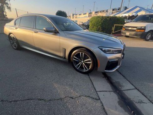 Used 2020 BMW 745e xDrive image 2