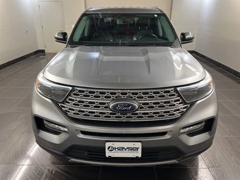 Used 2022 Ford Explorer Limited w/ Equipment Group 301A image 2