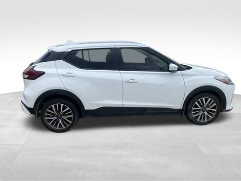 Used 2024 Nissan Kicks SV FWD image 8